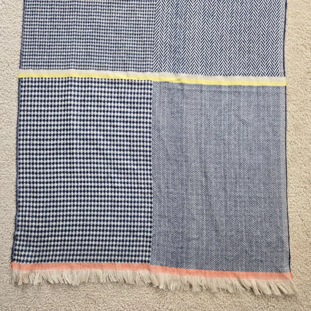 NWOT Oversized Scarf 4 Pattern Design Herringbone Diamond White Navy - Picture 6 of 8